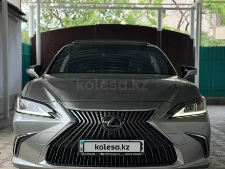 Lexus ES 250 2018 года за 18 300 000 тг. в Алматы – фото 4