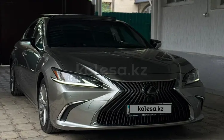 Lexus ES 250 2018 года за 18 300 000 тг. в Алматы