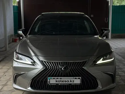 Lexus ES 250 2018 года за 18 300 000 тг. в Алматы – фото 3