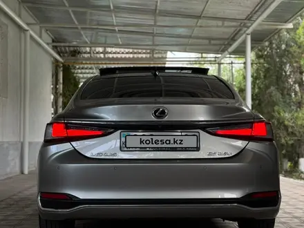 Lexus ES 250 2018 года за 18 300 000 тг. в Алматы – фото 8