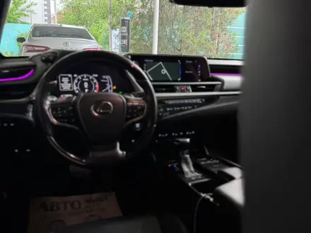 Lexus ES 250 2018 года за 18 300 000 тг. в Алматы – фото 24