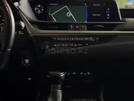 Lexus ES 250 2018 года за 18 300 000 тг. в Алматы – фото 26