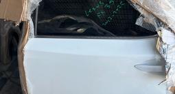 Дверь задняя правая lexus rx350 за 5 000 тг. в Алматы