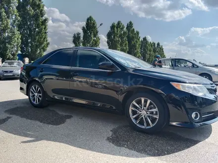 Toyota Camry 2014 года за 8 333 000 тг. в Актобе – фото 4