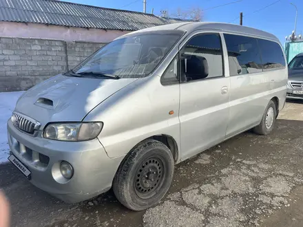 Hyundai Starex 2003 года за 1 800 000 тг. в Туркестан – фото 2