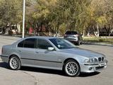 BMW 528 1998 года за 3 900 000 тг. в Караганда – фото 2