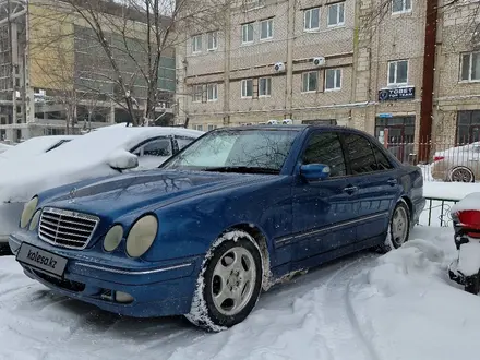 Mercedes-Benz E 200 2000 года за 3 700 000 тг. в Астана – фото 2