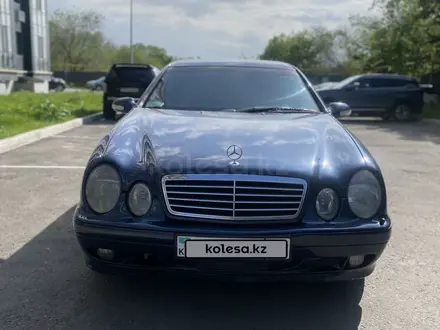 Mercedes-Benz CLK 200 2000 года за 2 300 000 тг. в Алматы