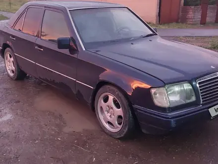 Mercedes-Benz E 280 1993 года за 950 000 тг. в Шымкент