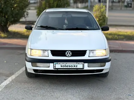 Volkswagen Passat 1994 года за 1 500 000 тг. в Актобе