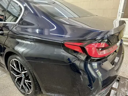 BMW 530 2022 года за 28 000 000 тг. в Астана – фото 3