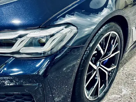 BMW 530 2022 года за 28 000 000 тг. в Астана – фото 2