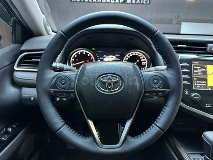 Toyota Camry 2019 года за 14 500 000 тг. в Актобе – фото 7