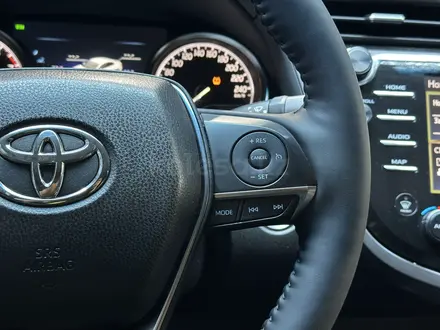 Toyota Camry 2019 года за 14 500 000 тг. в Актобе – фото 8
