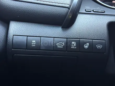 Toyota Camry 2019 года за 14 500 000 тг. в Актобе – фото 12