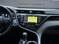 Toyota Camry 2019 года за 14 500 000 тг. в Актобе – фото 13