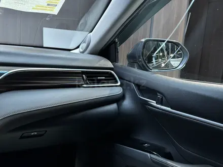 Toyota Camry 2019 года за 14 500 000 тг. в Актобе – фото 20