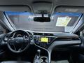 Toyota Camry 2019 года за 14 500 000 тг. в Актобе – фото 21