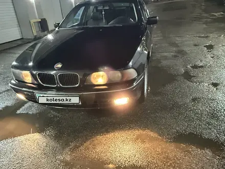 BMW 523 1999 года за 3 250 000 тг. в Алматы – фото 4