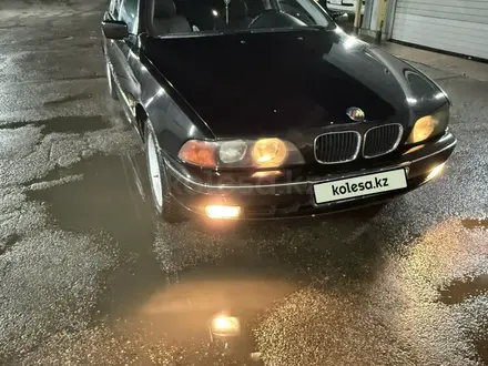 BMW 523 1999 года за 3 250 000 тг. в Алматы – фото 3