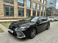 Toyota Camry 2023 года за 15 900 000 тг. в Алматы