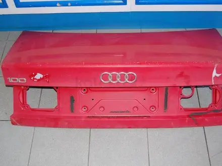 Крышка багажника Audi 100 C4 седан за 20 000 тг. в Семей