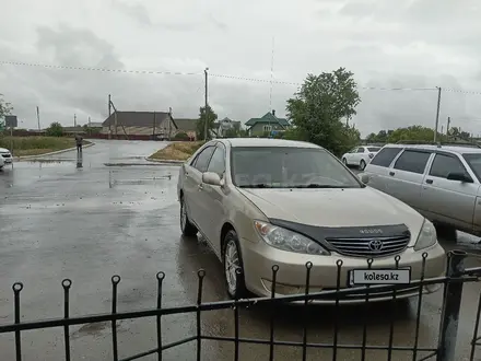 Toyota Camry 2005 года за 5 800 000 тг. в Уральск – фото 3