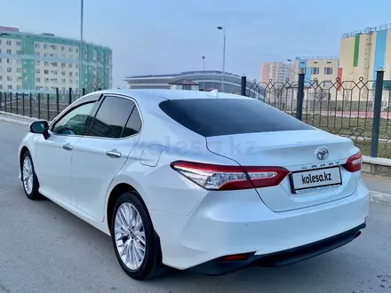 Toyota Camry 2020 года за 15 500 000 тг. в Актау – фото 4