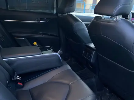 Toyota Camry 2020 года за 15 500 000 тг. в Актау – фото 10