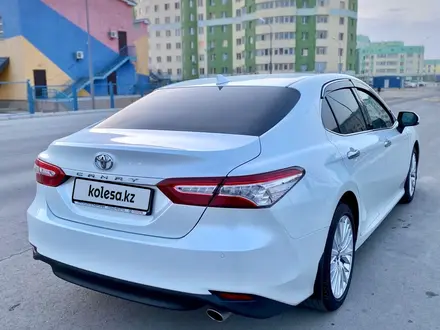 Toyota Camry 2020 года за 15 500 000 тг. в Актау – фото 7