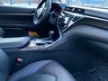 Toyota Camry 2020 года за 15 500 000 тг. в Актау – фото 9