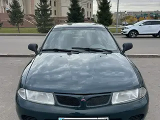 Mitsubishi Carisma, 1996