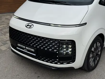Hyundai Staria 2023 года за 24 000 000 тг. в Алматы – фото 2