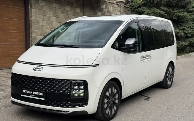 Hyundai Staria 2023 года за 24 000 000 тг. в Алматы