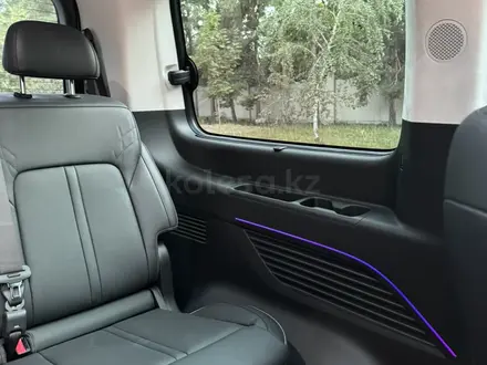 Hyundai Staria 2023 года за 24 000 000 тг. в Алматы – фото 38