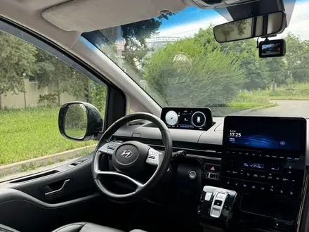 Hyundai Staria 2023 года за 24 000 000 тг. в Алматы – фото 43