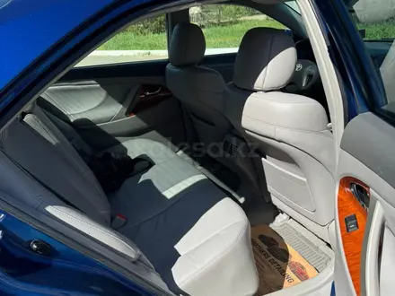 Toyota Camry 2010 года за 5 800 000 тг. в Уральск – фото 17