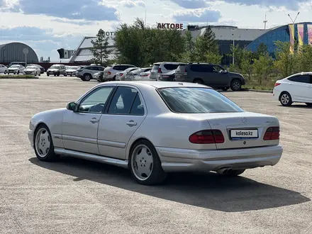 Mercedes-Benz E 55 AMG 2001 года за 5 000 000 тг. в Актобе – фото 4