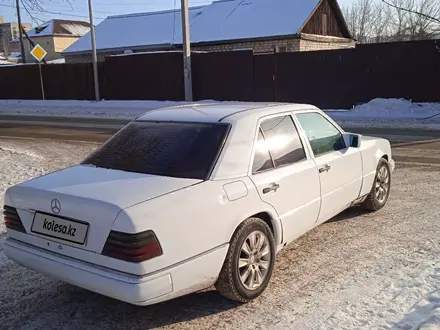 Mercedes-Benz E 200 1994 года за 1 580 000 тг. в Павлодар – фото 4