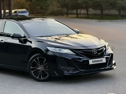 Toyota Camry 2019 года за 14 500 000 тг. в Алматы – фото 8