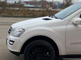 Mercedes-Benz ML 350 2005 годаfor6 000 000 тг. в Актобе – фото 2