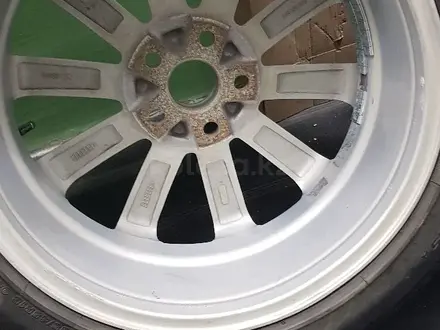 Б/у оригинальное запасное колесо Toyota 235/45/18 за 35 000 тг. в Костанай – фото 2