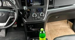 Toyota Sienna 2015 годаүшін10 500 000 тг. в Атырау – фото 3