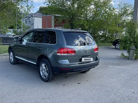 Volkswagen Touareg 2006 года за 5 500 000 тг. в Астана