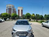 Hyundai Elantra 2018 года за 7 800 000 тг. в Шымкент – фото 2