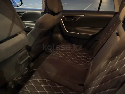 Toyota RAV4 2020 года за 11 500 000 тг. в Караганда – фото 10