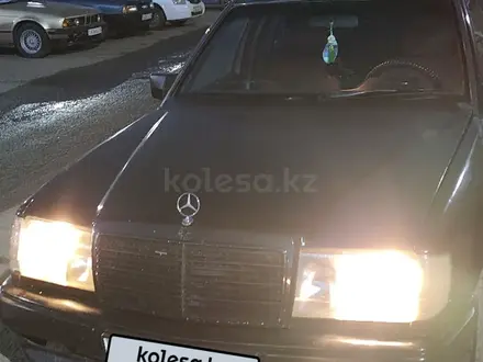 Mercedes-Benz E 220 1990 года за 1 400 000 тг. в Павлодар