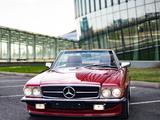 Аренда Mercedes Benz SL560 1988 год в Алматы – фото 4