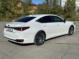 Lexus ES 250 2022 года за 18 999 000 тг. в Караганда – фото 2