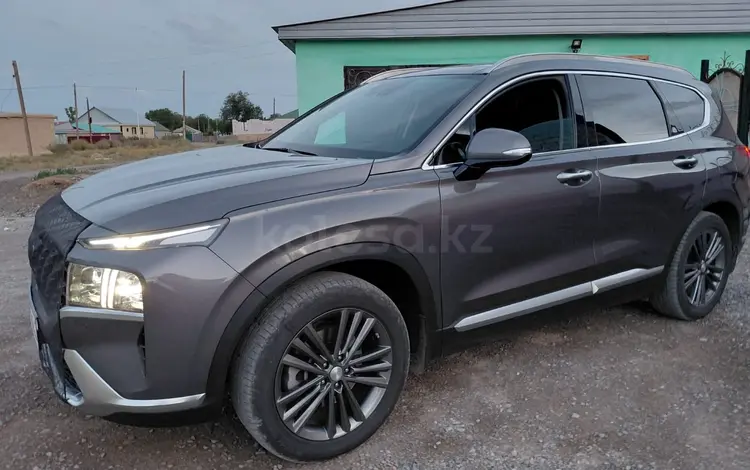 Hyundai Santa Fe 2023 годаүшін20 500 000 тг. в Семей